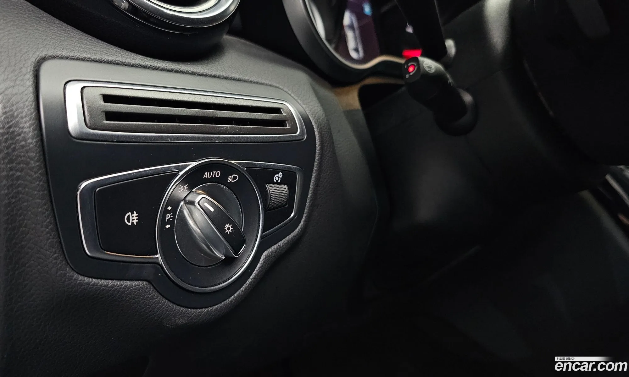 Mercedes-Benz C-Class W205 2020 — 33