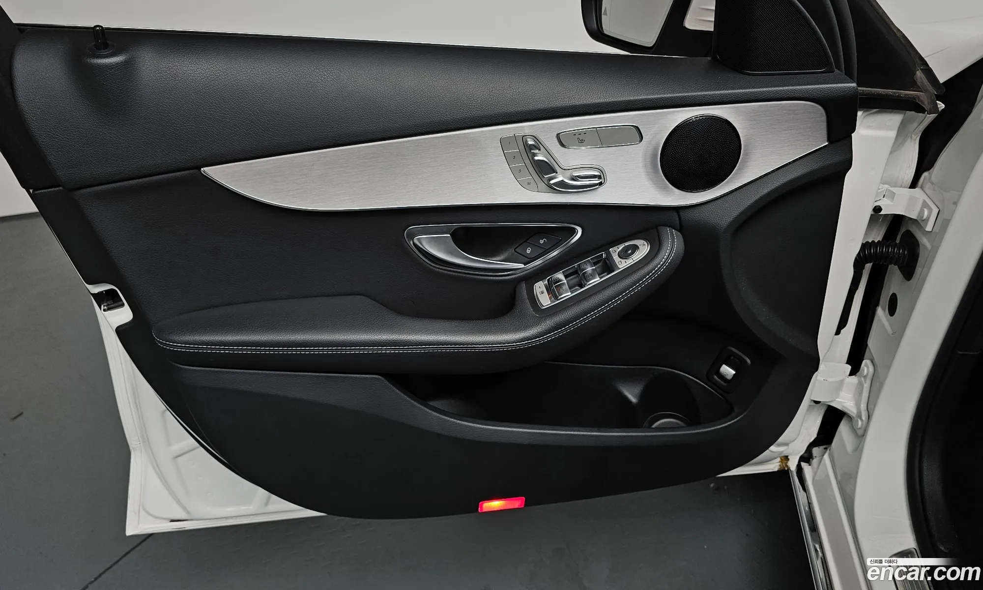 Mercedes-Benz C-Class W205 2020 — 31