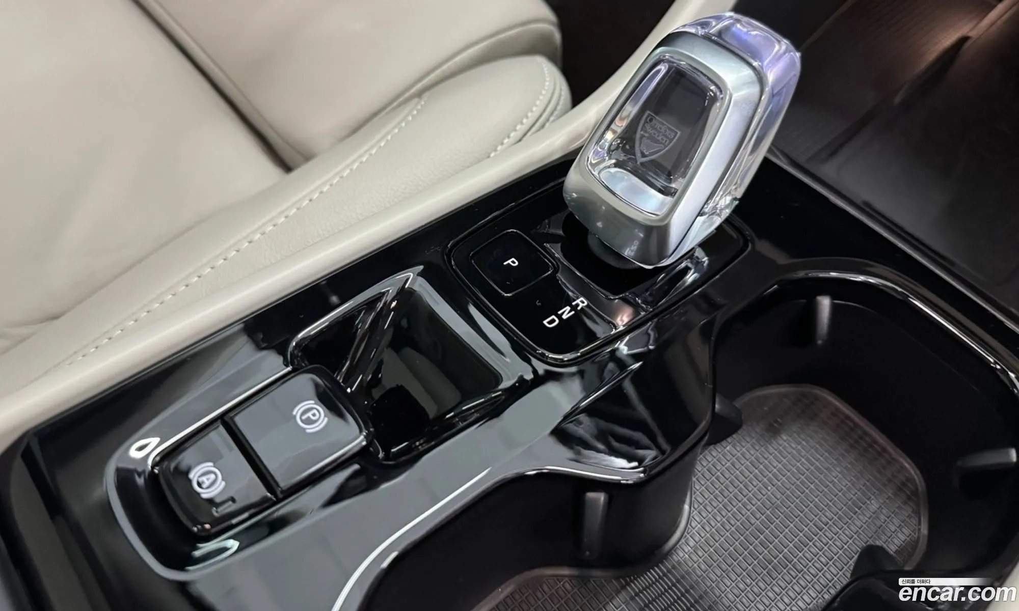 Volvo XC40 2026 — 12