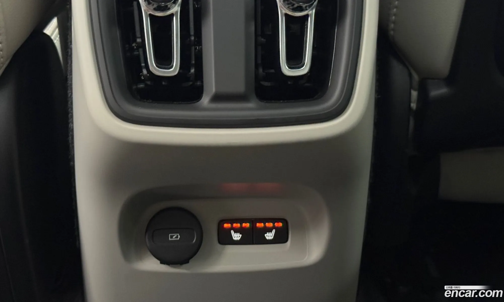 Volvo XC40 2026 — 16