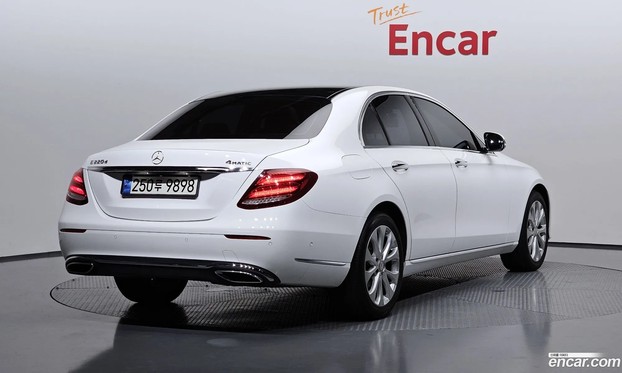 Mercedes-Benz E-Class W213 2016 WDDZF0EB2HA099092 — 11