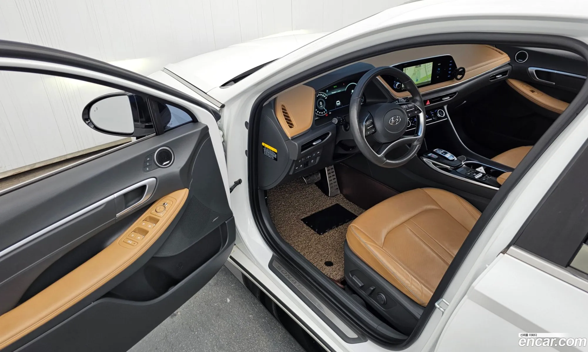 Hyundai Sonata 2019 KMHL241EBLA021173 — 31