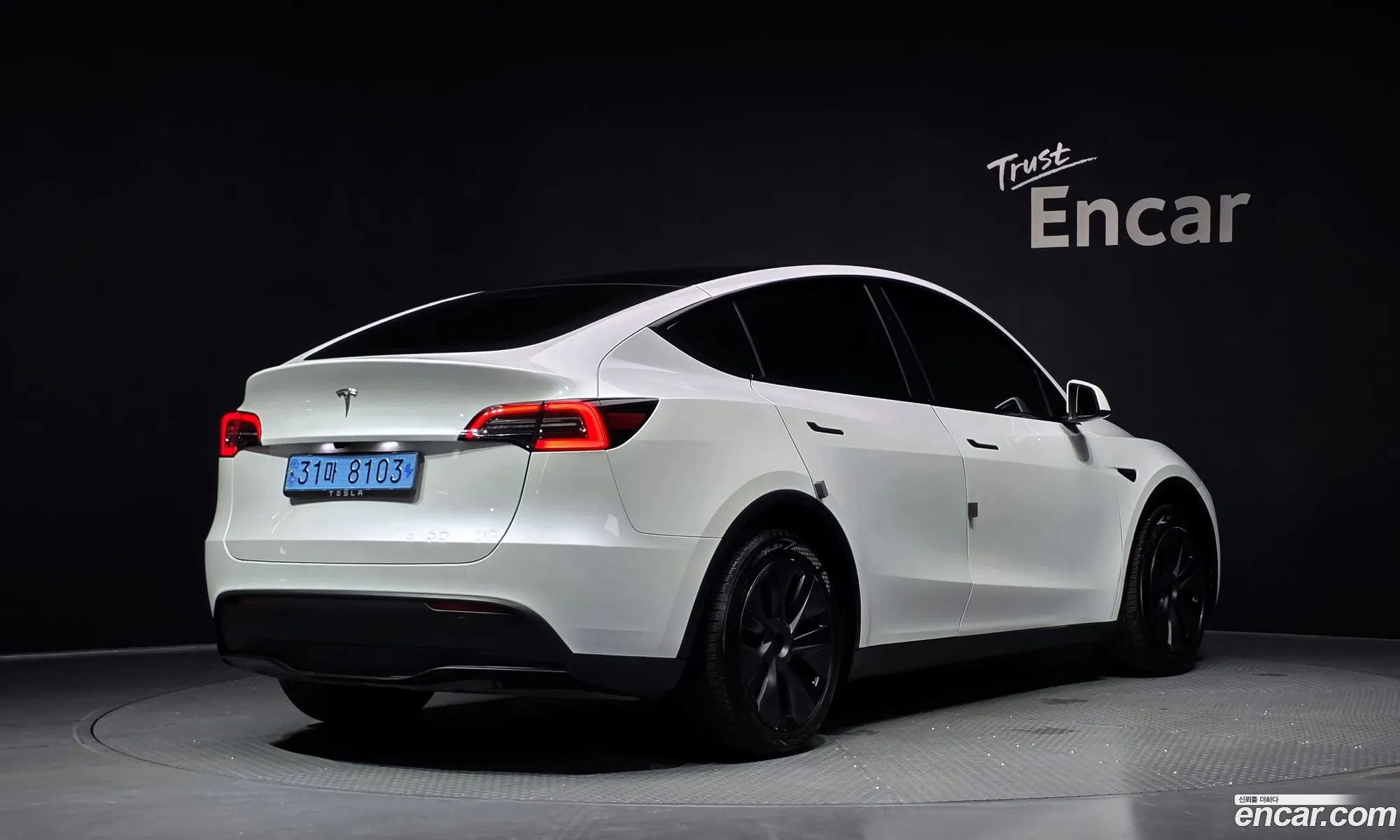 Tesla Model Y 2024 LRWYGCFS — 17