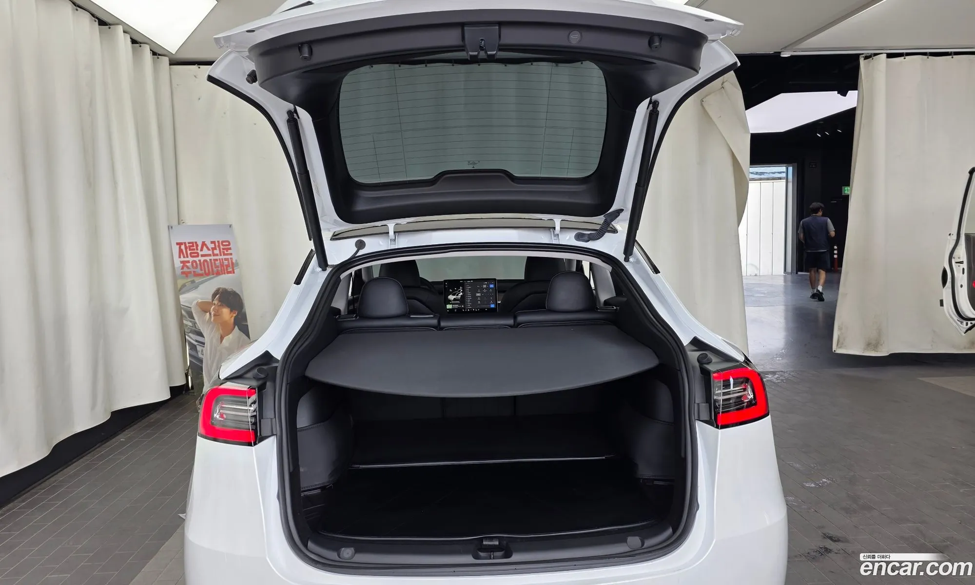 Tesla Model Y 2024 LRWYGCFS — 18