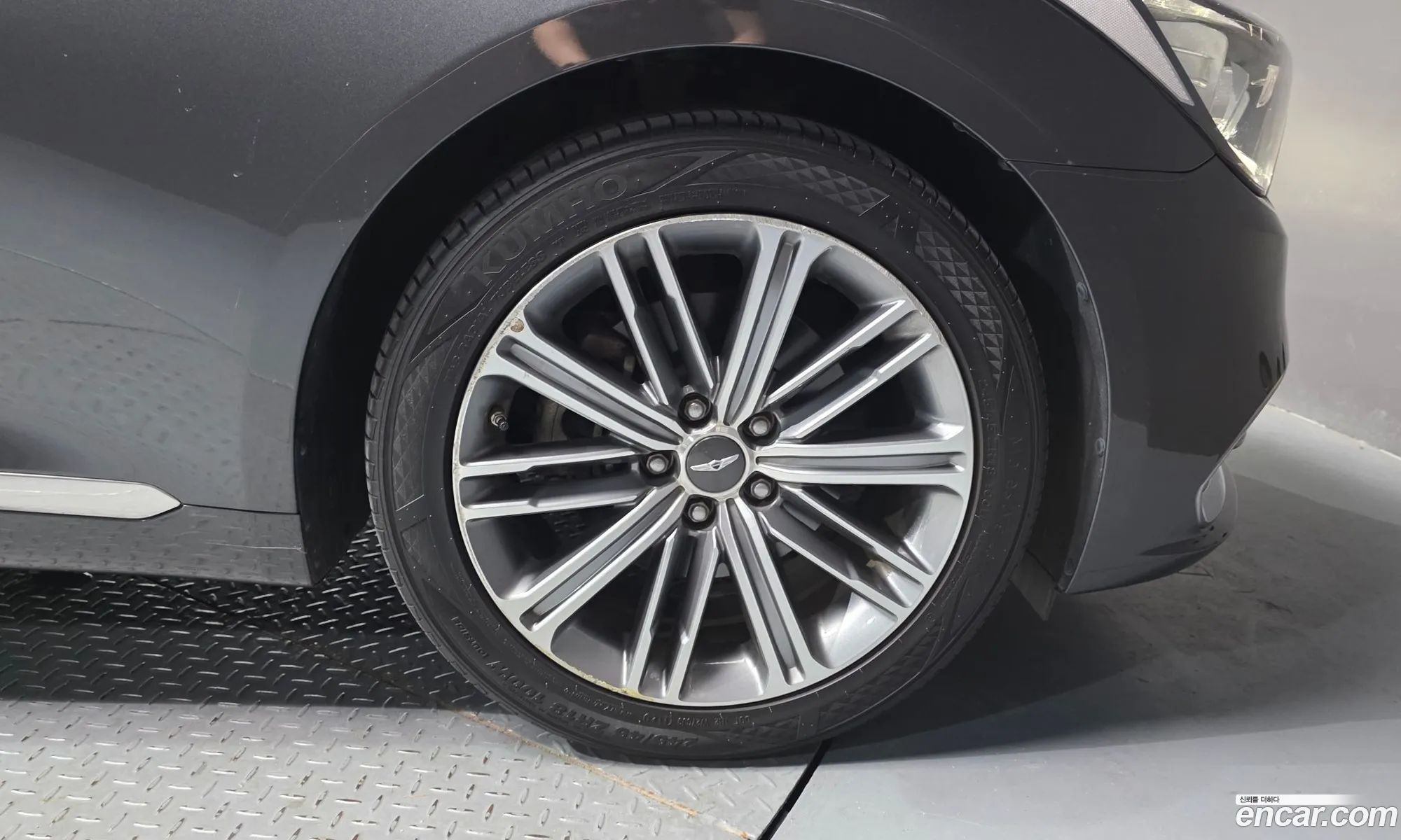 Genesis G80 2016 KMHGL41DBHU193610 — 25