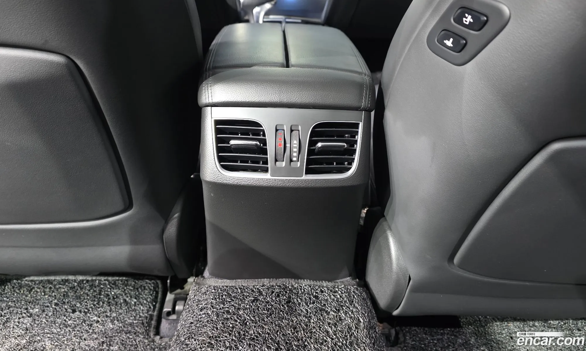 Genesis G80 2016 KMHGL41DBHU193610 — 24