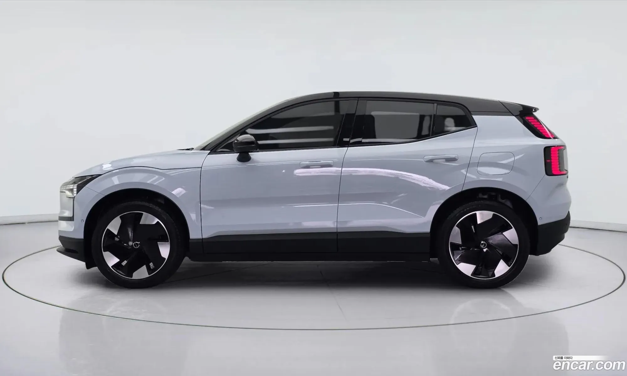 Volvo EX30 2025 — 4