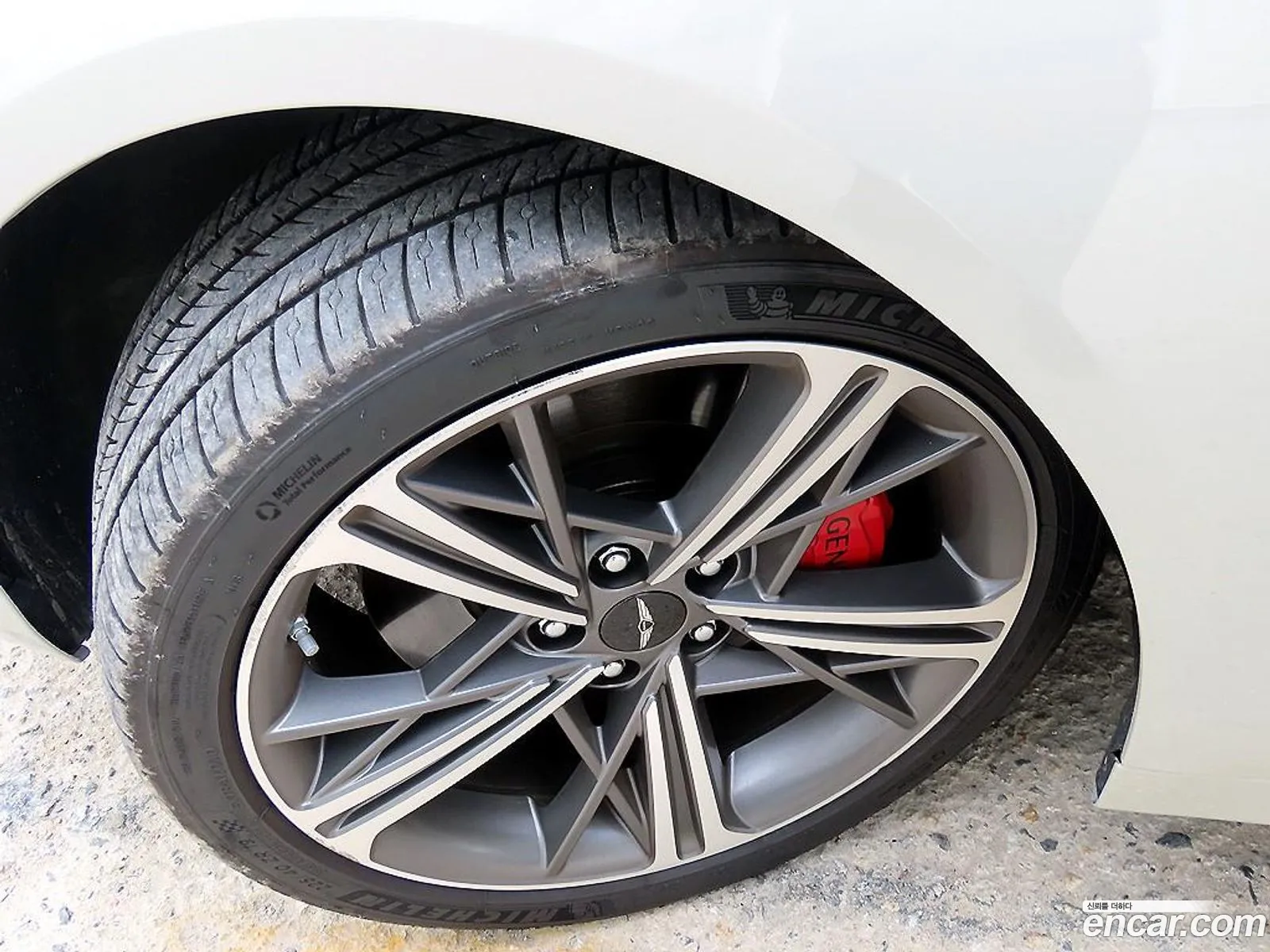 Genesis G70 2025 — 14