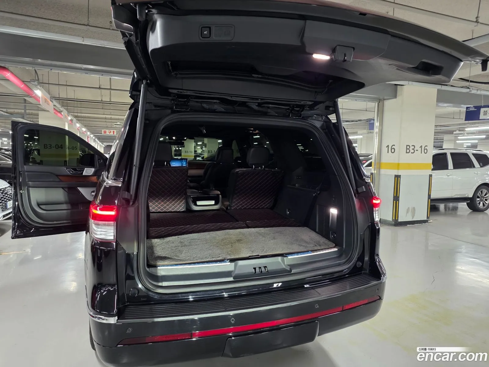 Lincoln Navigator 2023 — 15