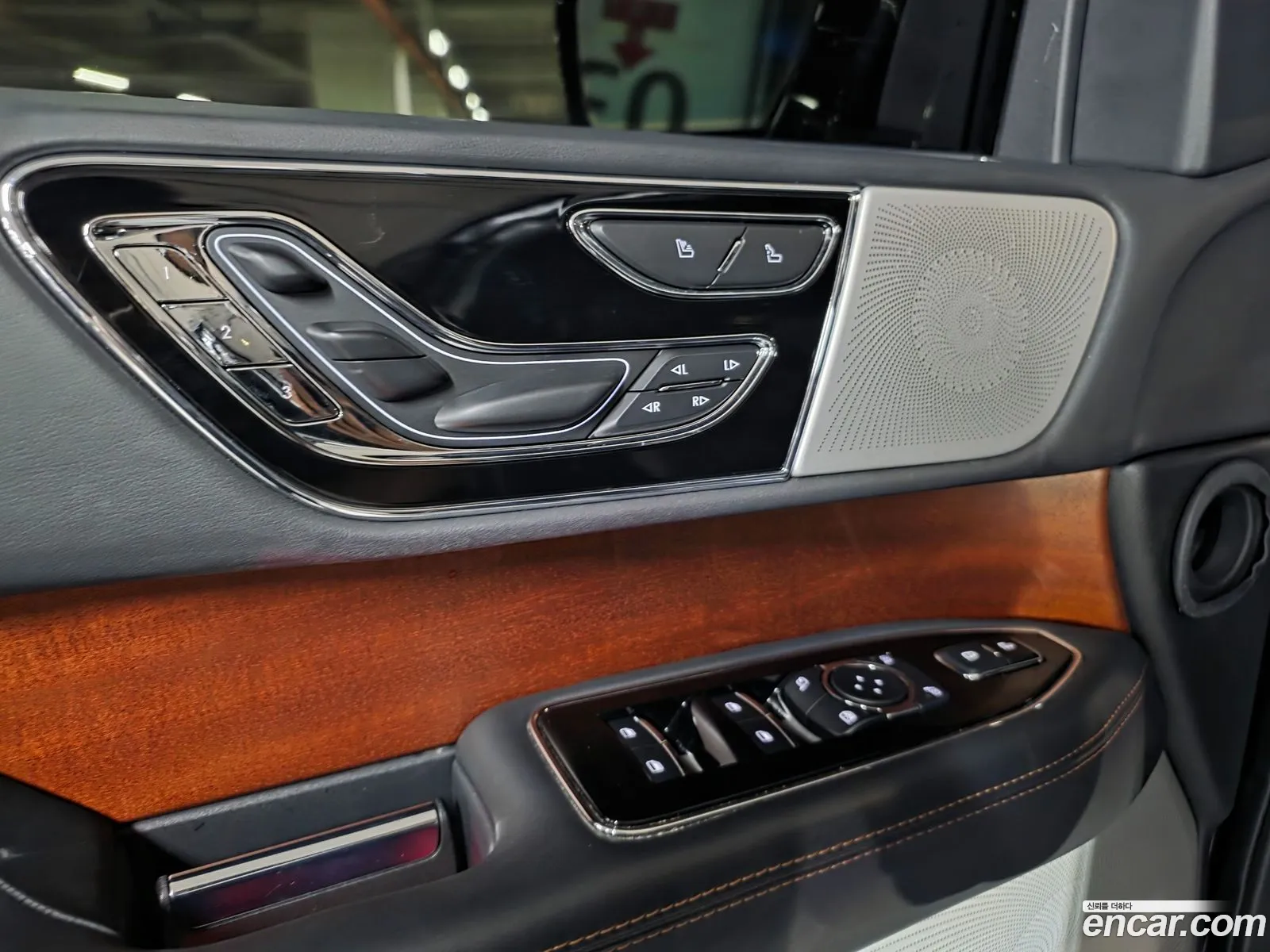 Lincoln Navigator 2023 — 18
