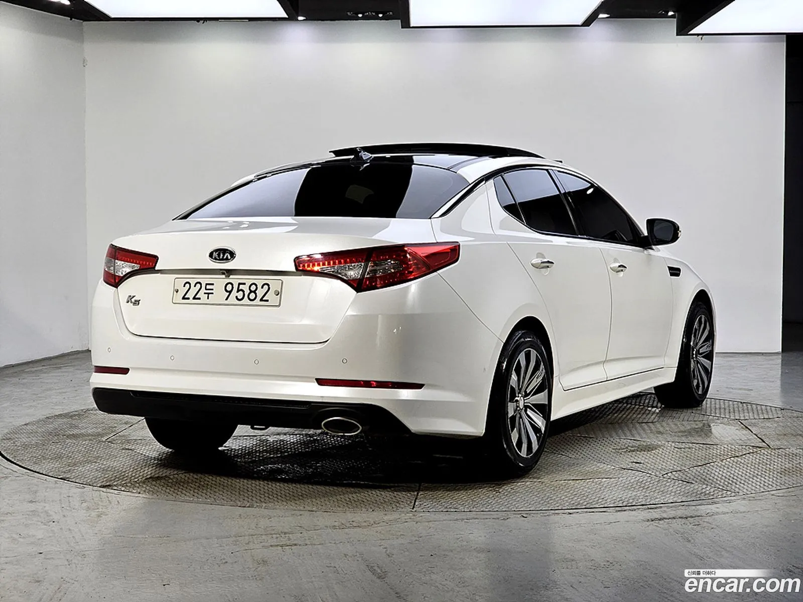 Kia K5 2010 — 2