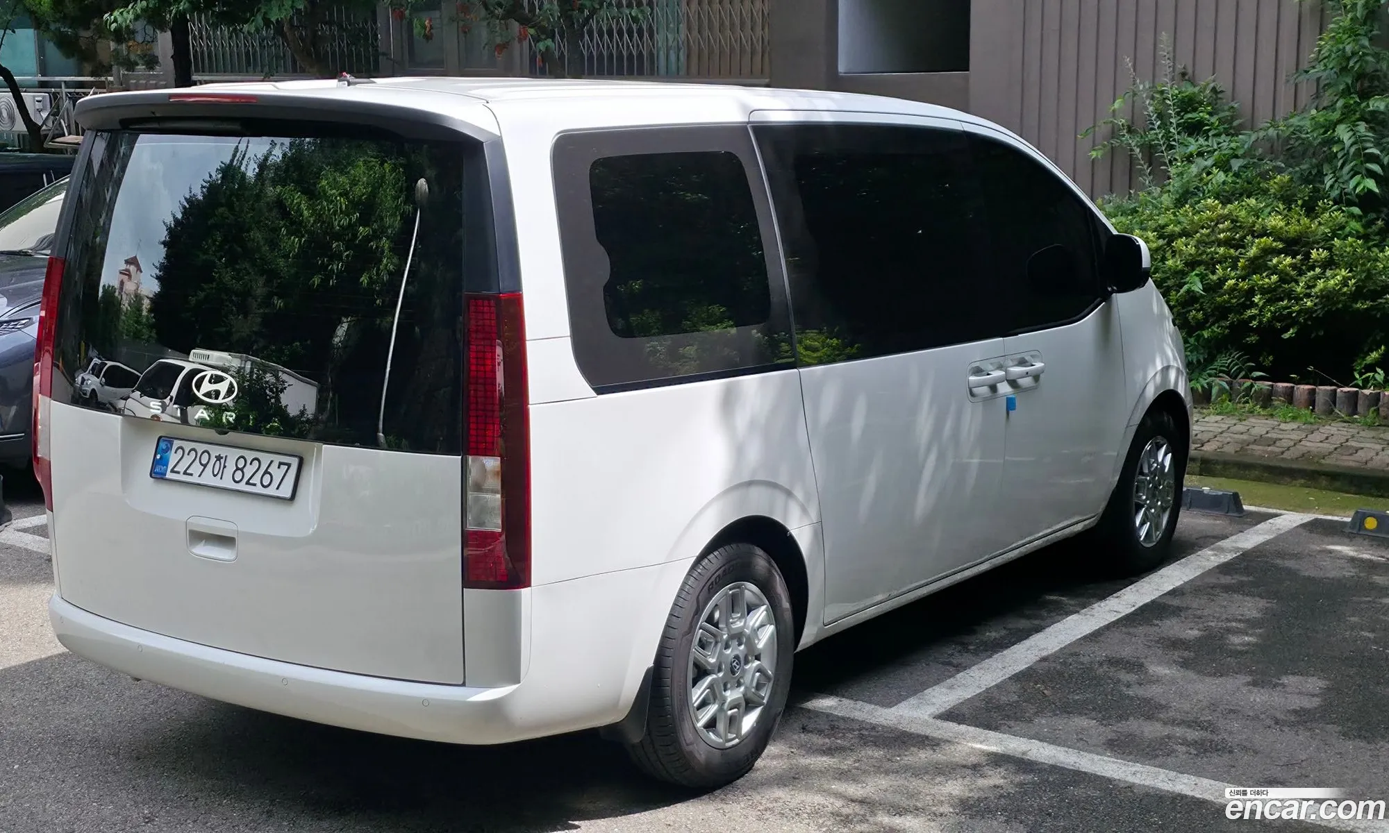 Hyundai Staria 2025 — 3