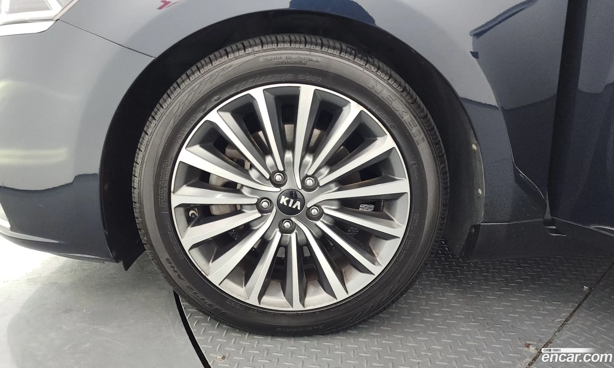 Kia K7 2017 KNALB415BHA088898 — 19