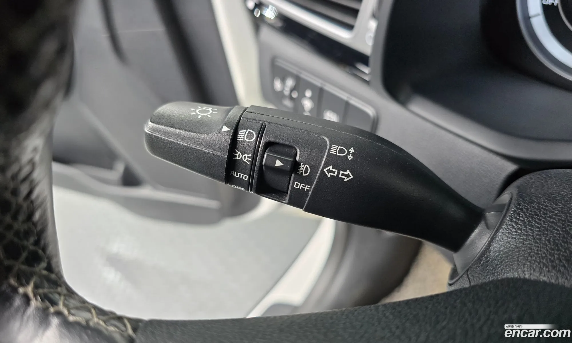 Kia Niro 2017 KNACB81CGJA148273 — 12