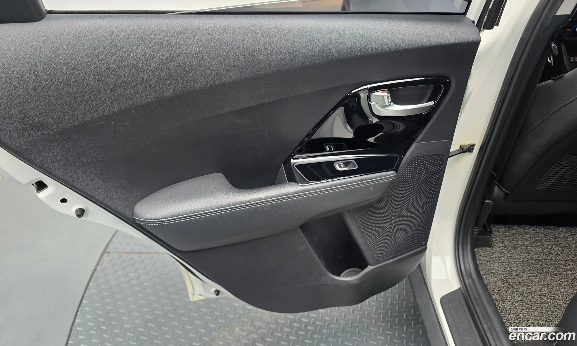 Kia Niro 2017 KNACB81CGJA148273 — 17