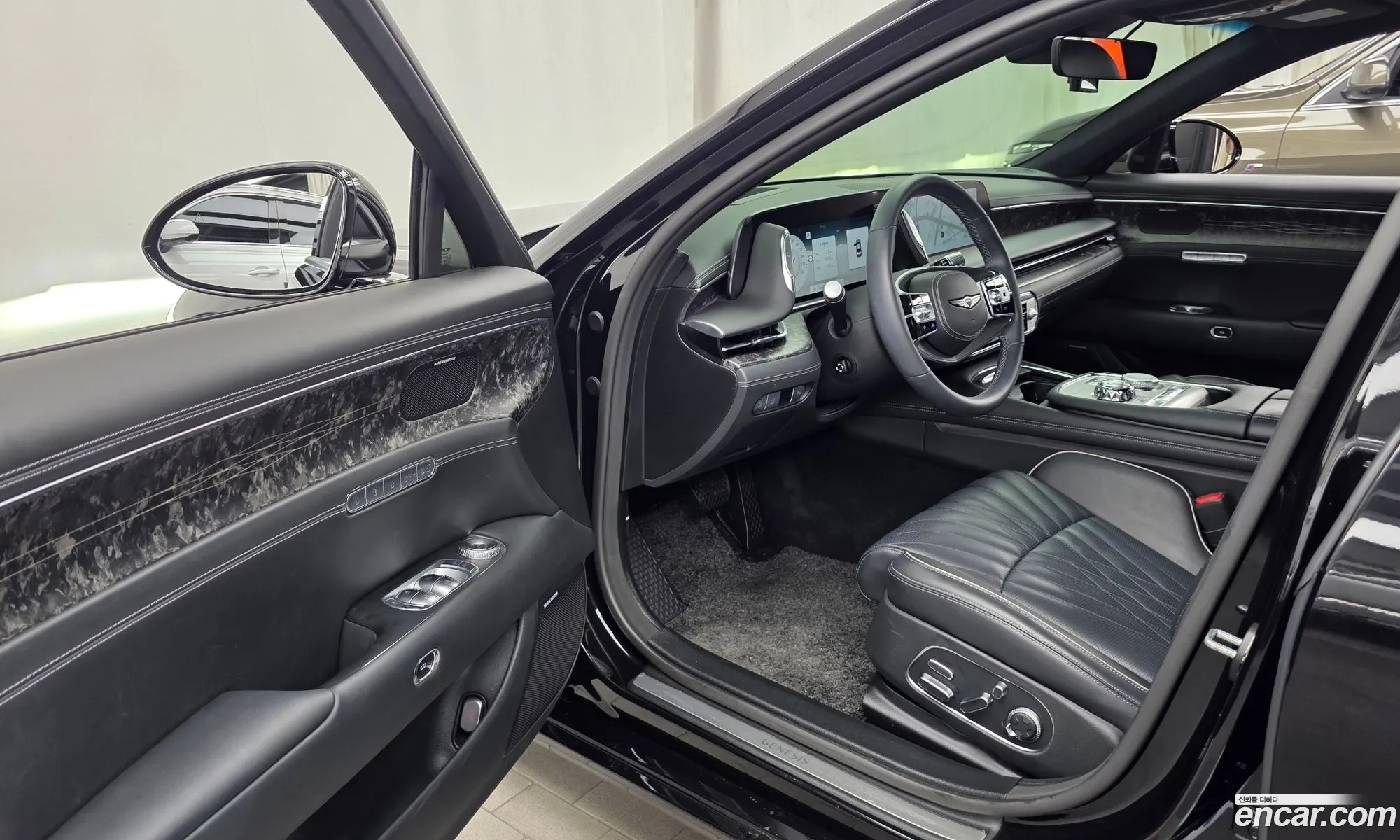 Genesis G90 2022 KMTFA41DDNU008354 — 2