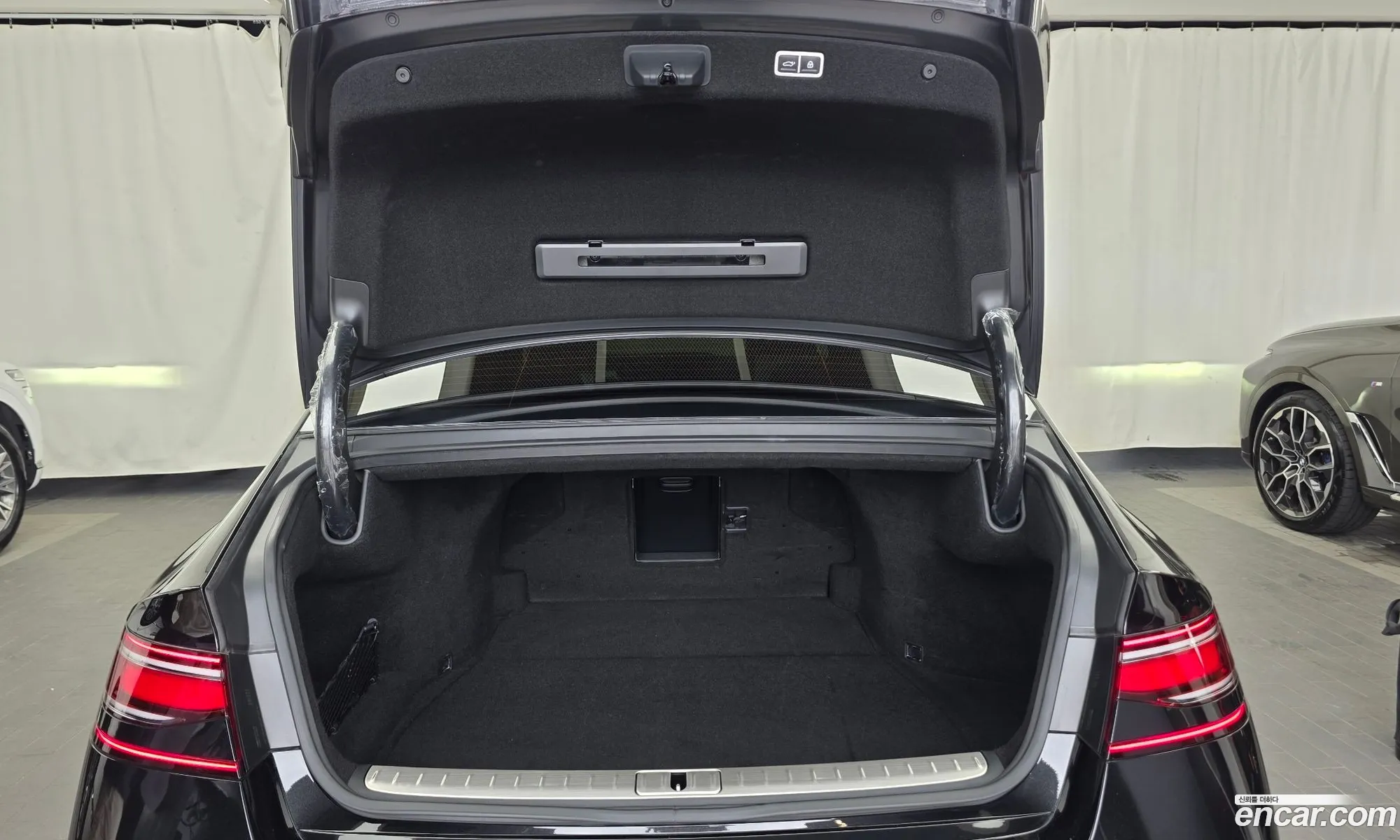 Genesis G90 2022 KMTFA41DDNU008354 — 18