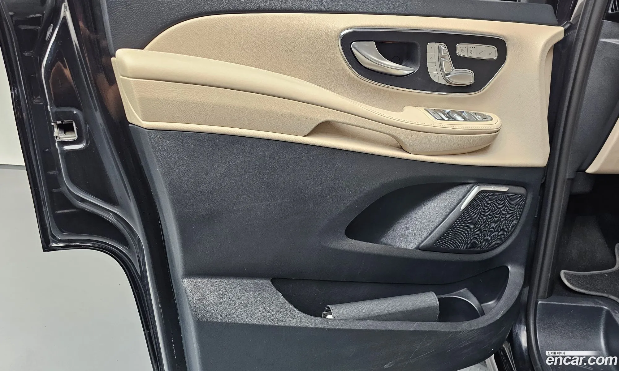 Mercedes-Benz V-Class 2023 KL90F4ABDPZD5R026 — 28
