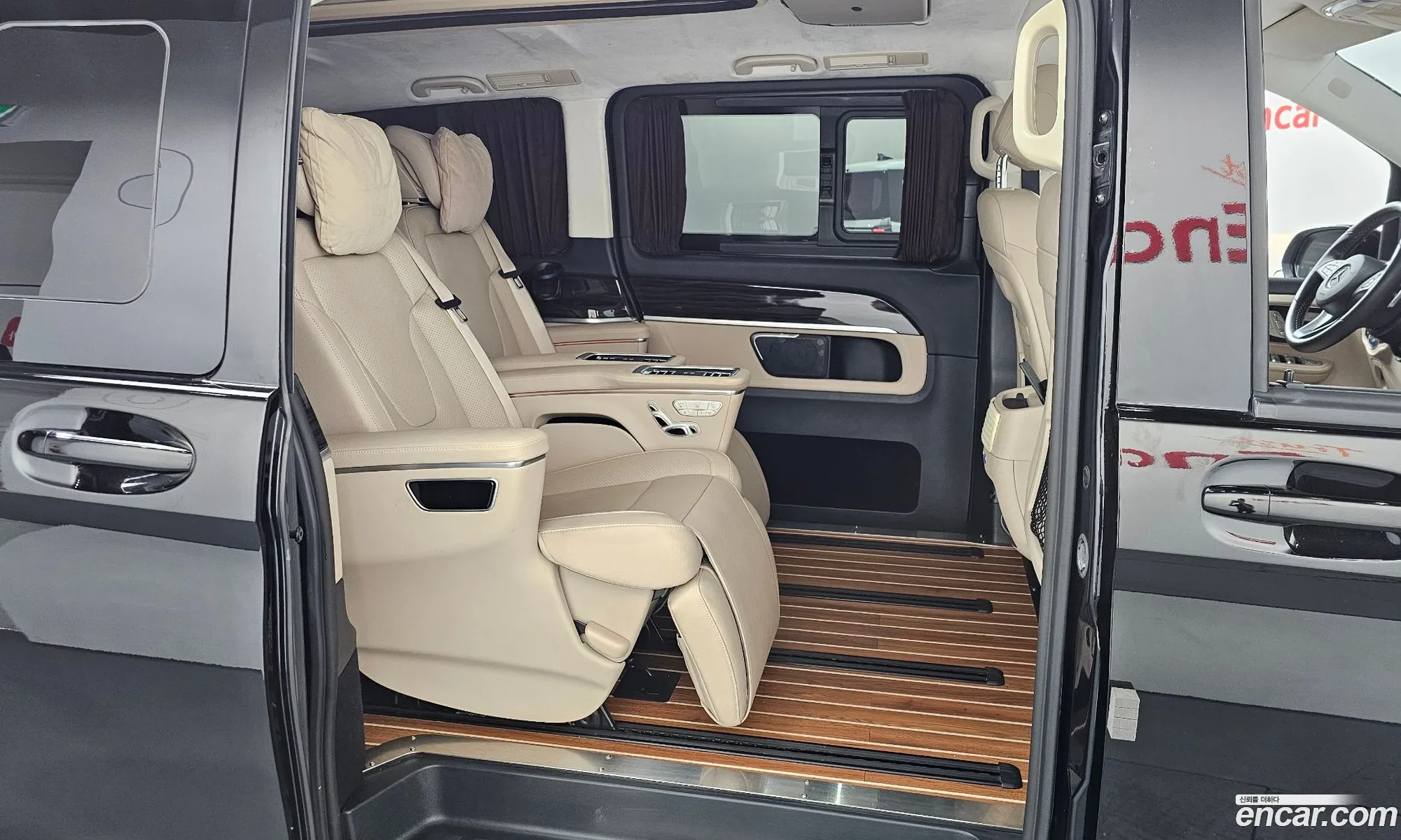 Mercedes-Benz V-Class 2023 KL90F4ABDPZD5R026 — 26