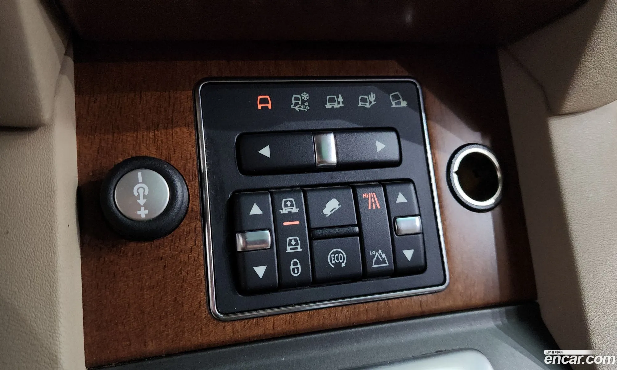 Land Rover Discovery 4 2016 SALLAAAG6GA823776 — 10