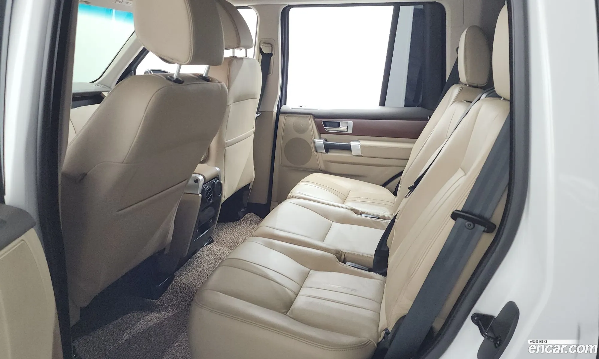 Land Rover Discovery 4 2016 SALLAAAG6GA823776 — 17