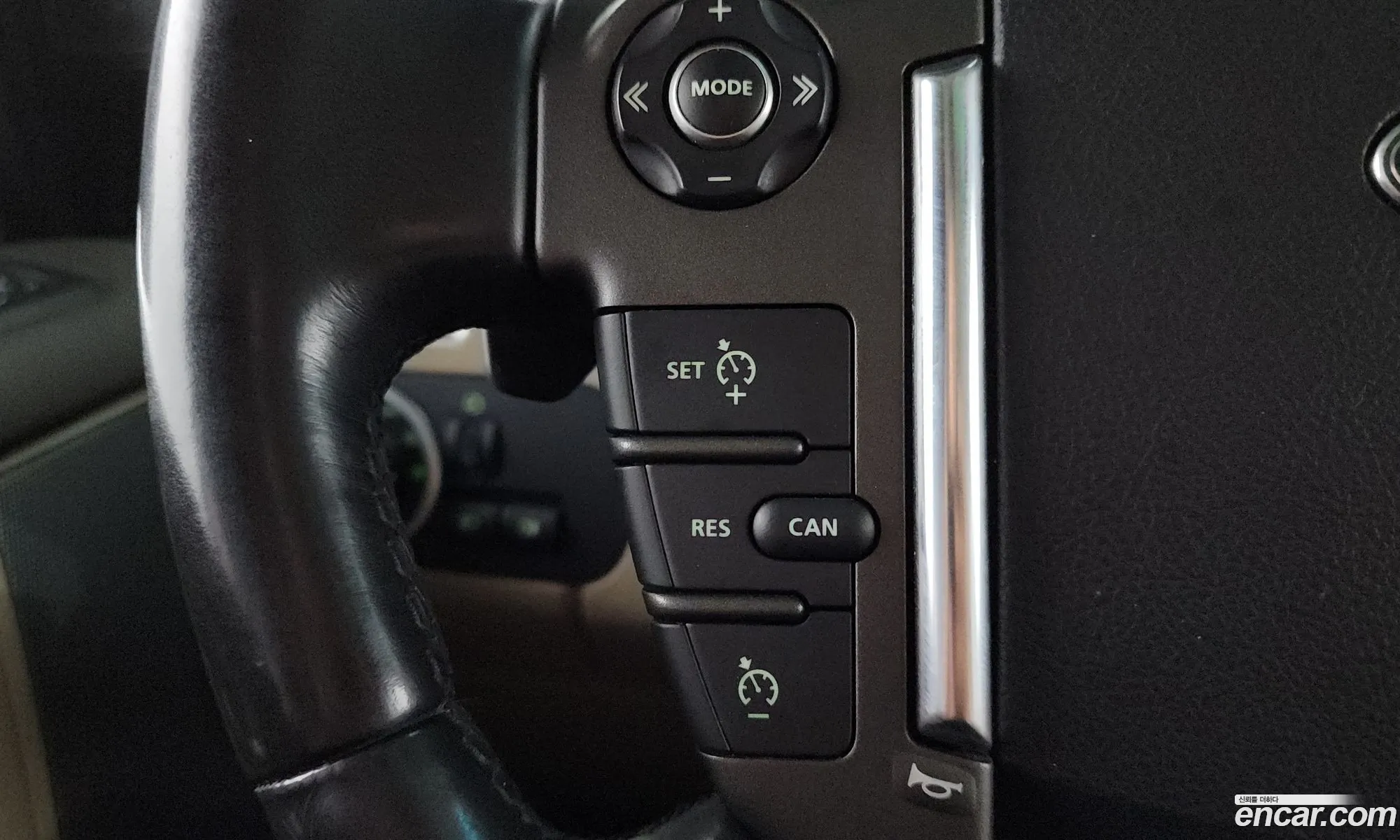 Land Rover Discovery 4 2016 SALLAAAG6GA823776 — 15