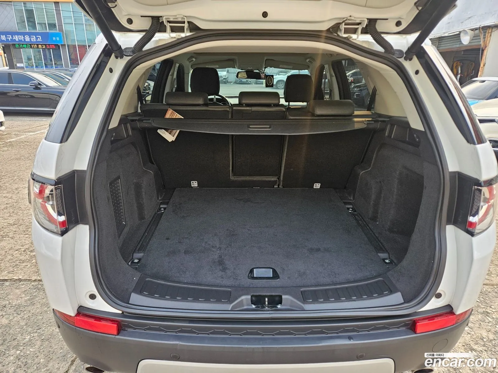 Land Rover Discovery Sport 2017 — 10