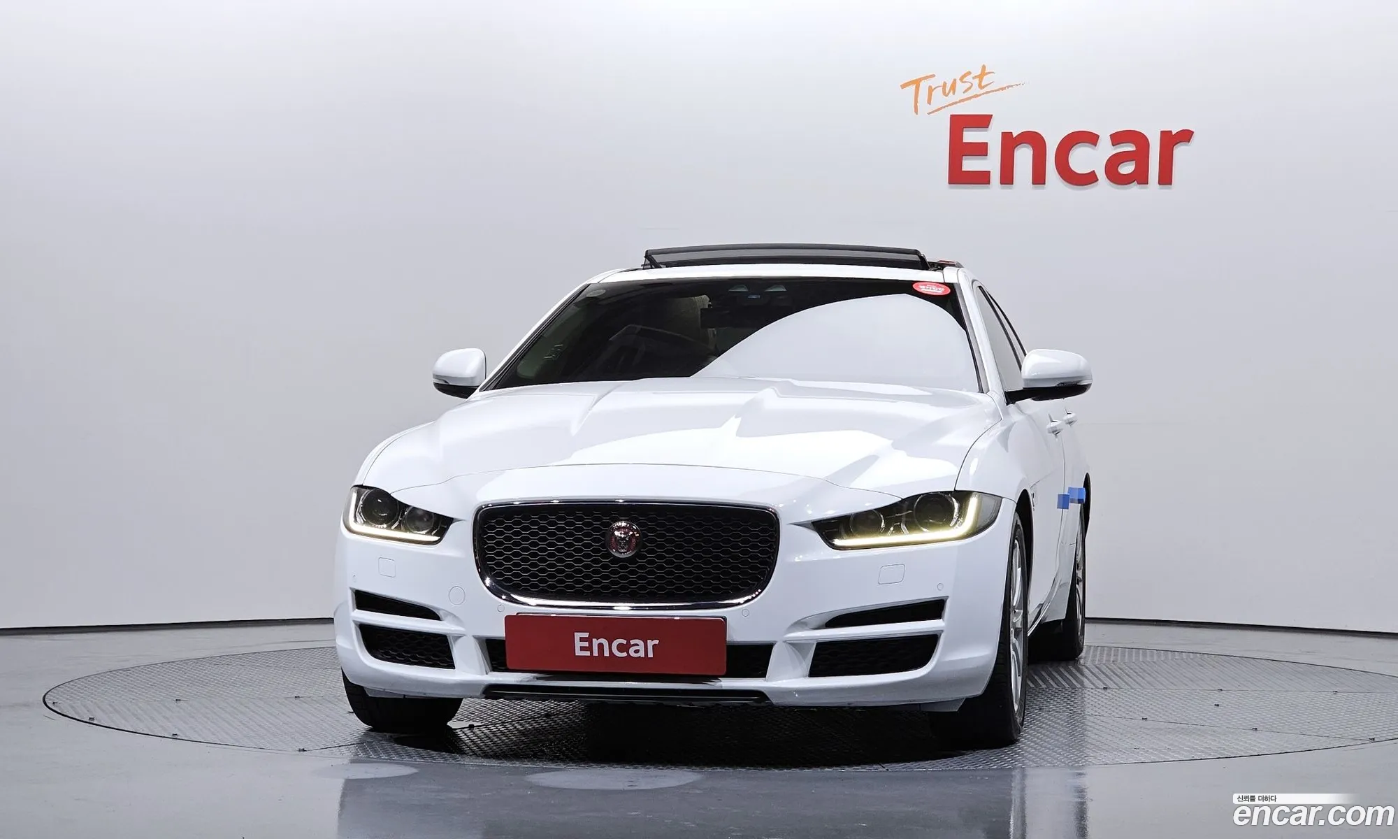 Jaguar XE 2016 SAJAB4BG7GA923825 — 16