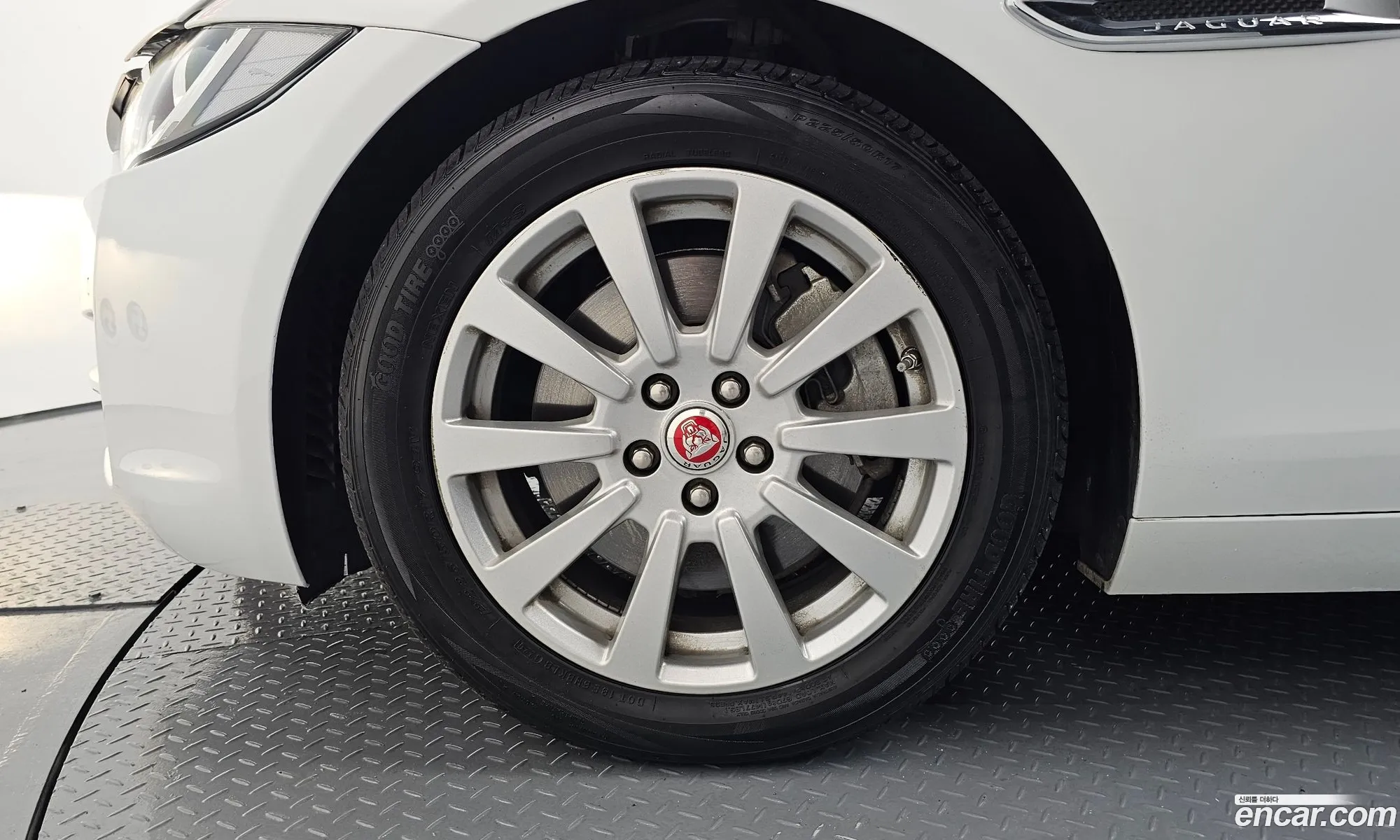 Jaguar XE 2016 SAJAB4BG7GA923825 — 6