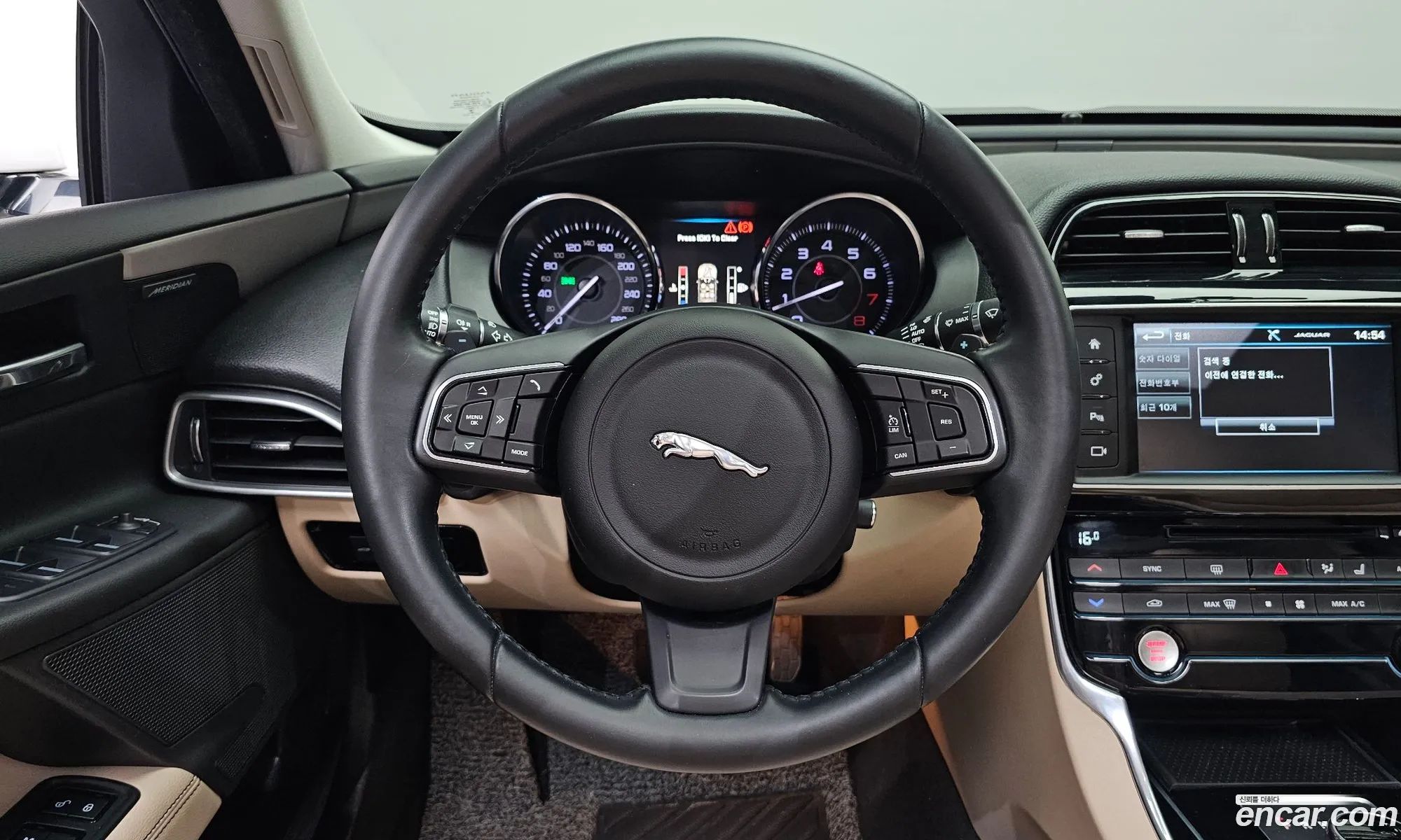 Jaguar XE 2016 SAJAB4BG7GA923825 — 13