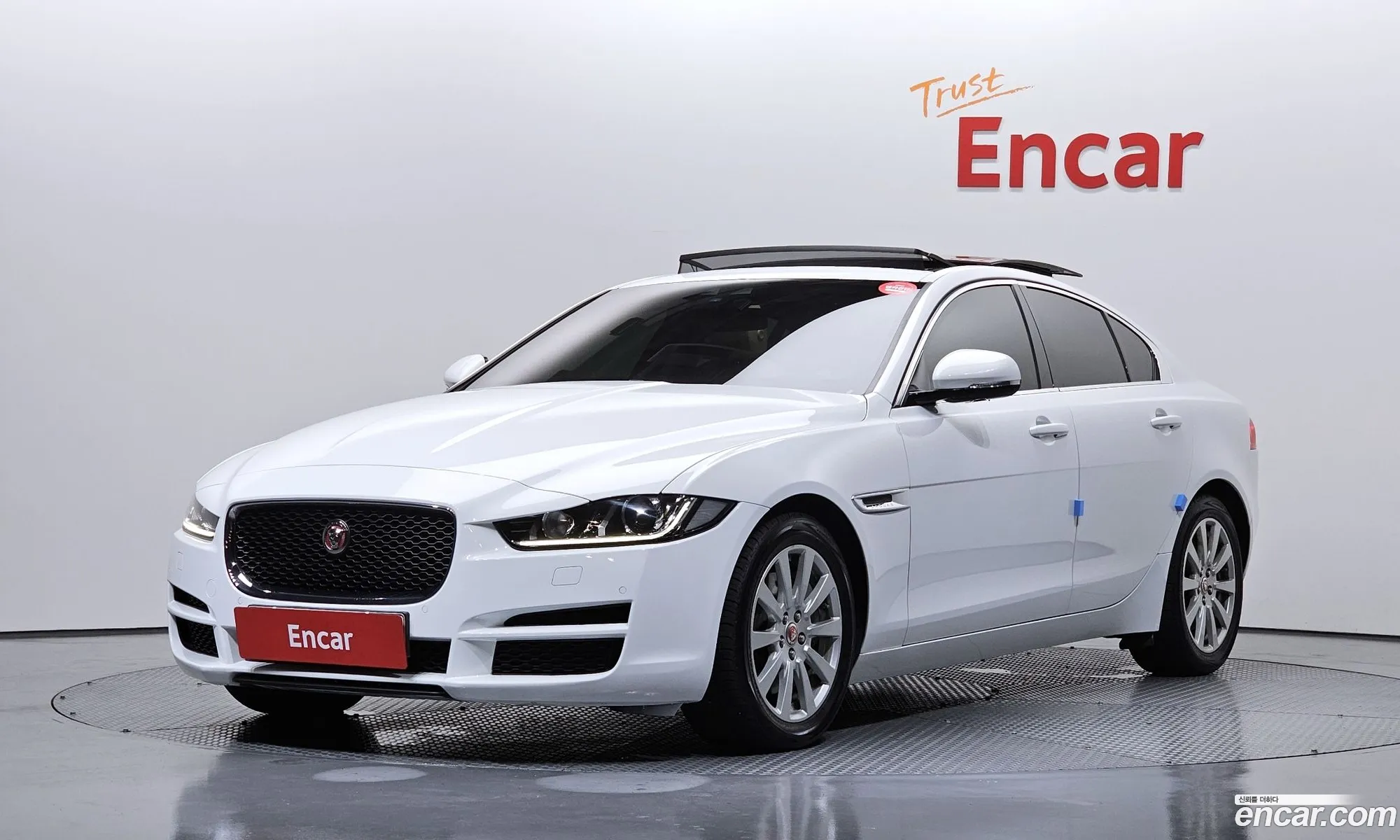 Jaguar XE 2016 SAJAB4BG7GA923825 — 19