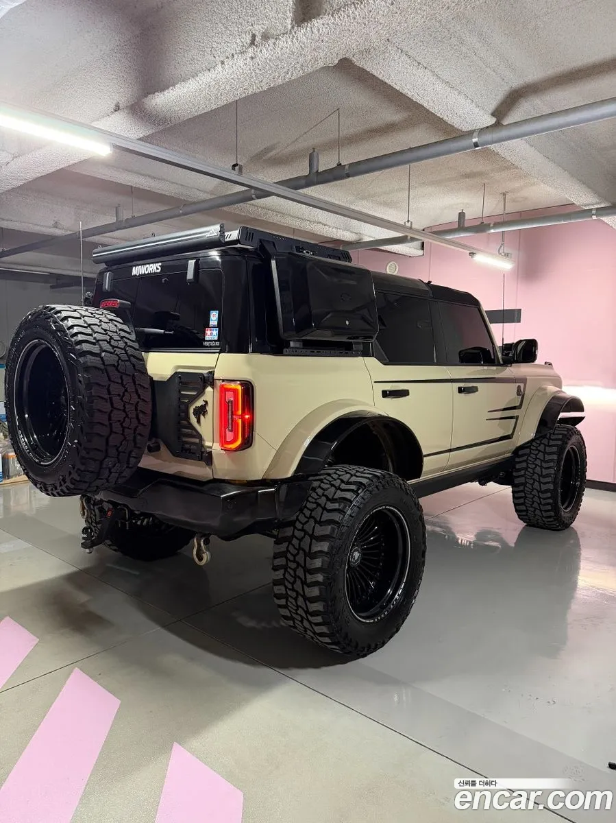 Ford Bronco 6th Gen 2022 — 14