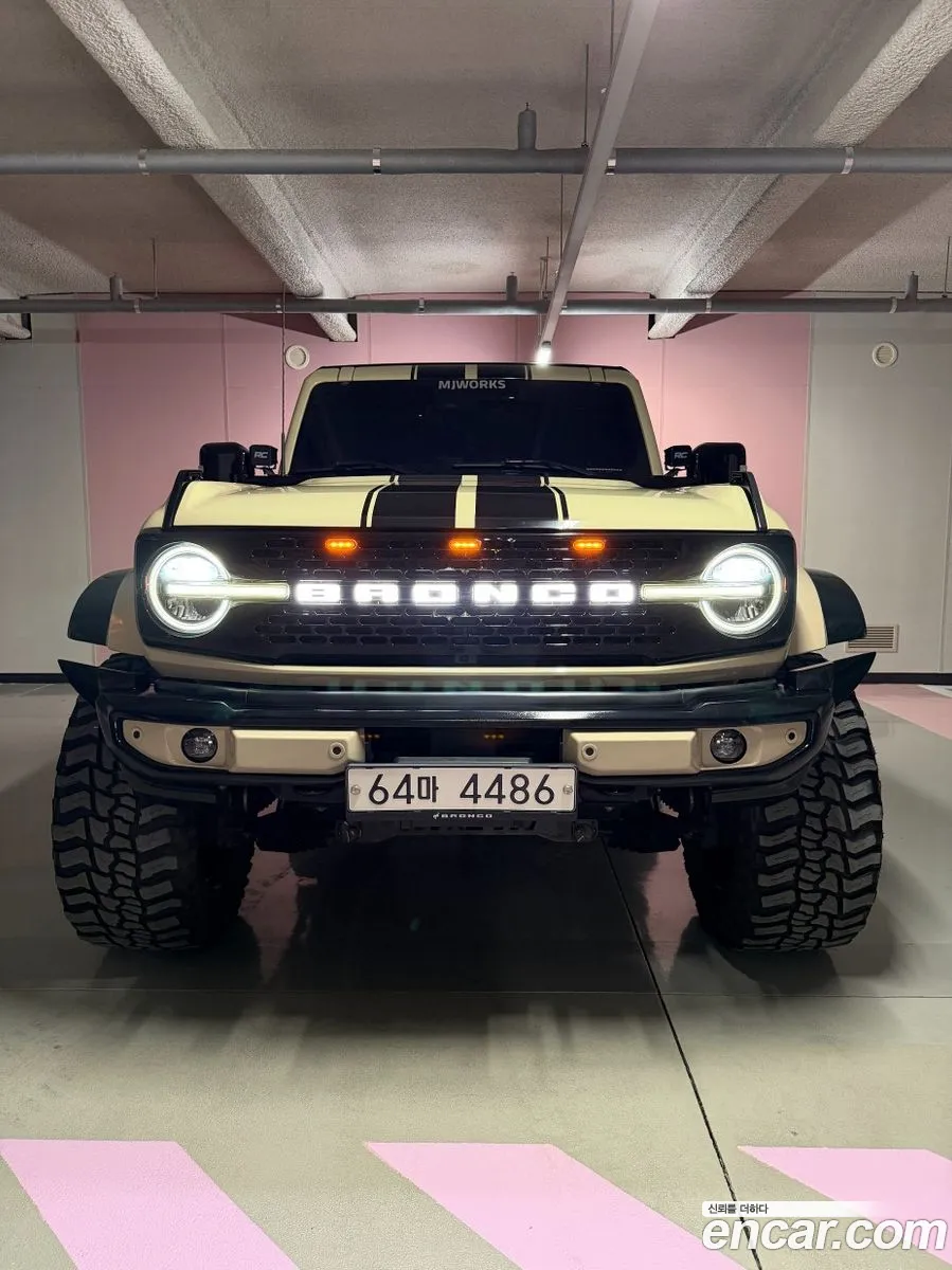 Ford Bronco 6th Gen 2022 — 18