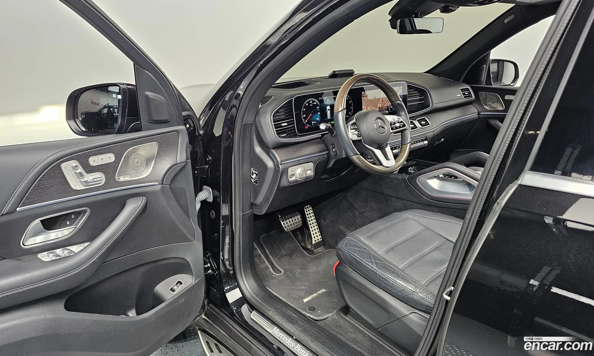 Mercedes-Benz GLS-Class X167 2022 — 29