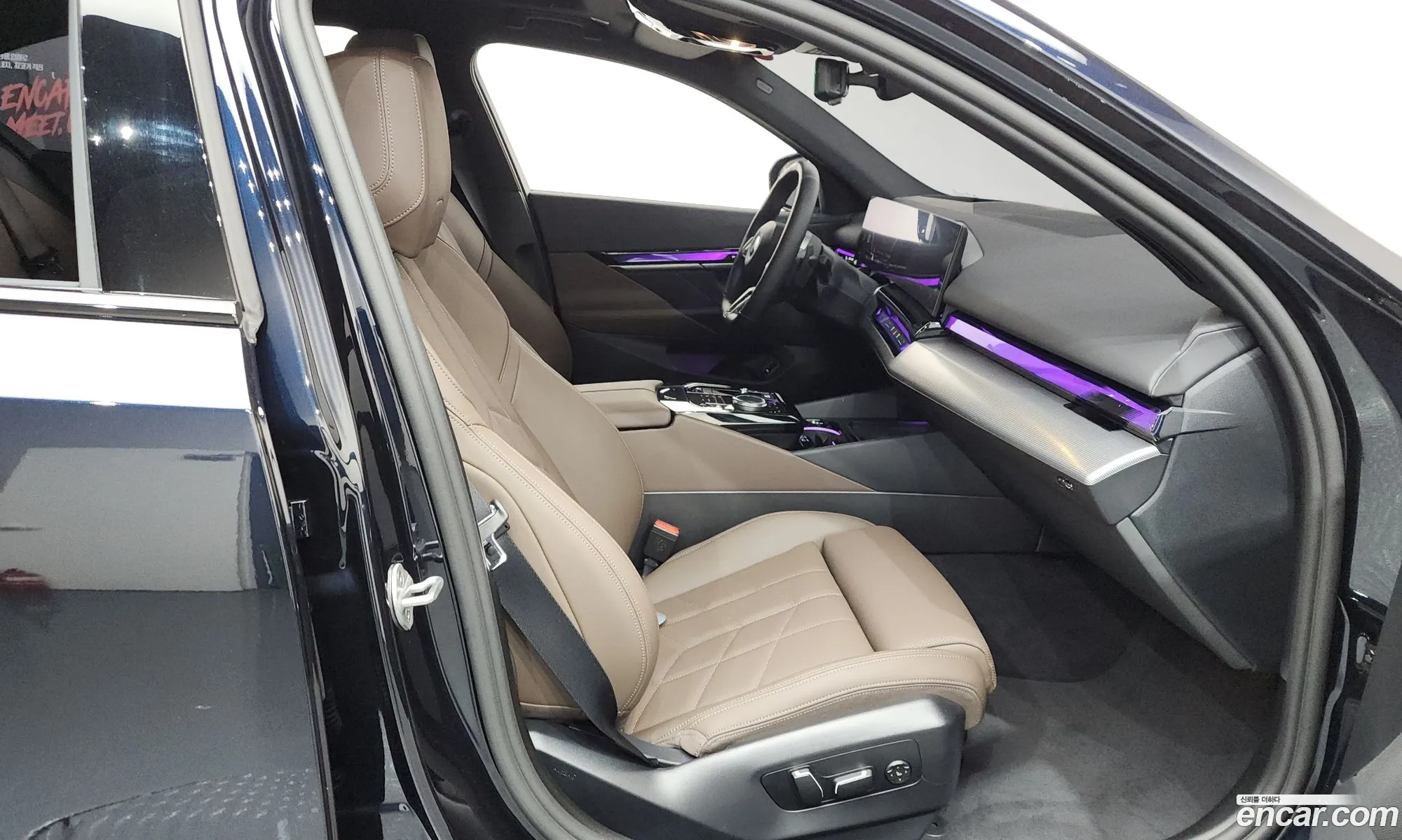 BMW 5 Series 2025 — 32