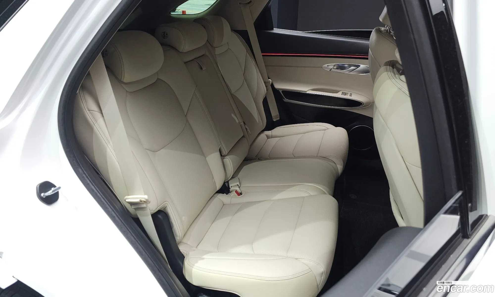 Genesis GV70 2024 KMTMA81BBSU211559 — 16