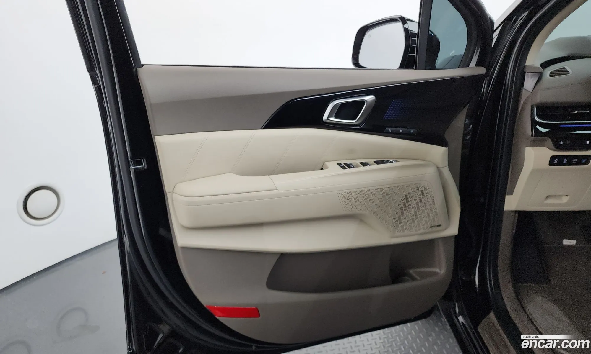 Kia Carnival 2025 KNANE813BSS501326 — 26