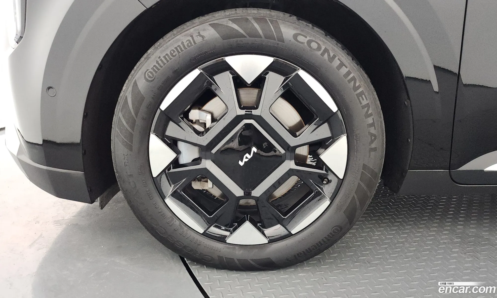 Kia Carnival 2025 KNANE813BSS501326 — 14