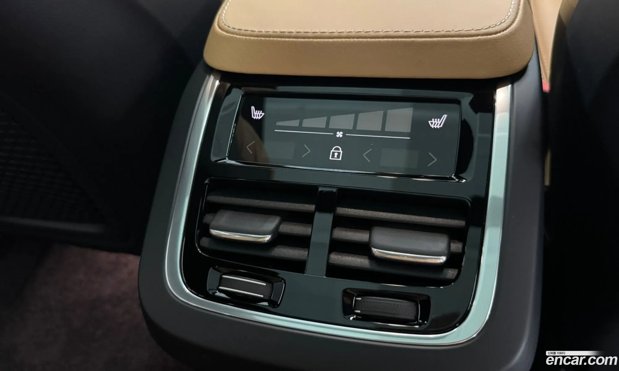Volvo XC90 2024 — 9