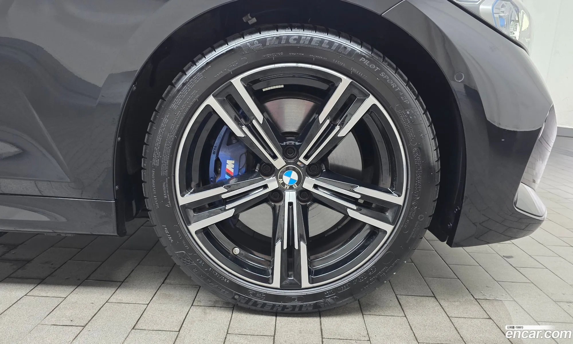 BMW 3 Series 2024 — 30