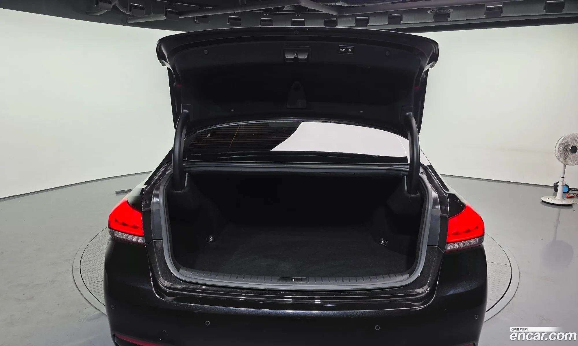 Genesis G80 2019 KMHGN41EDKU315335 — 16
