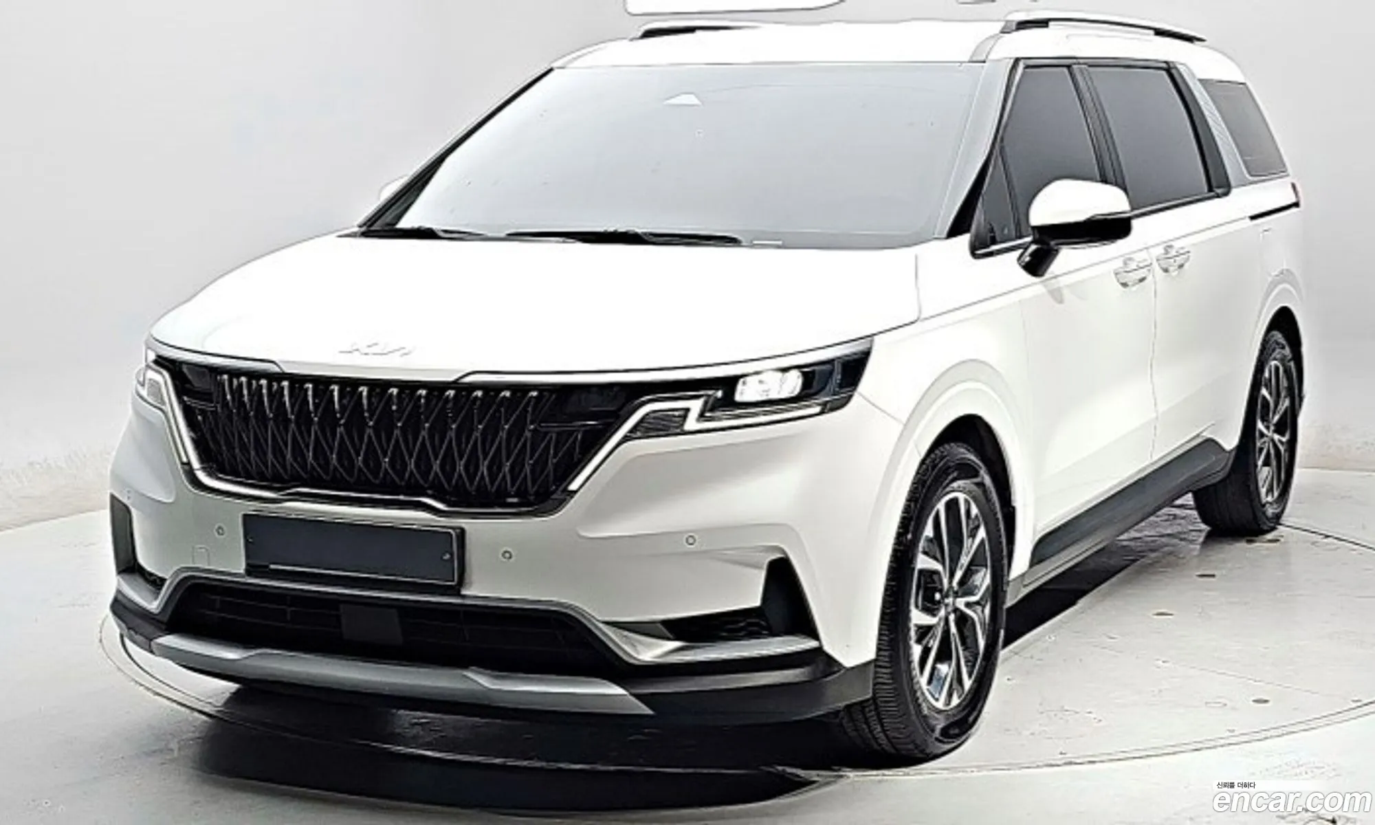 Kia Carnival 2021 — 3