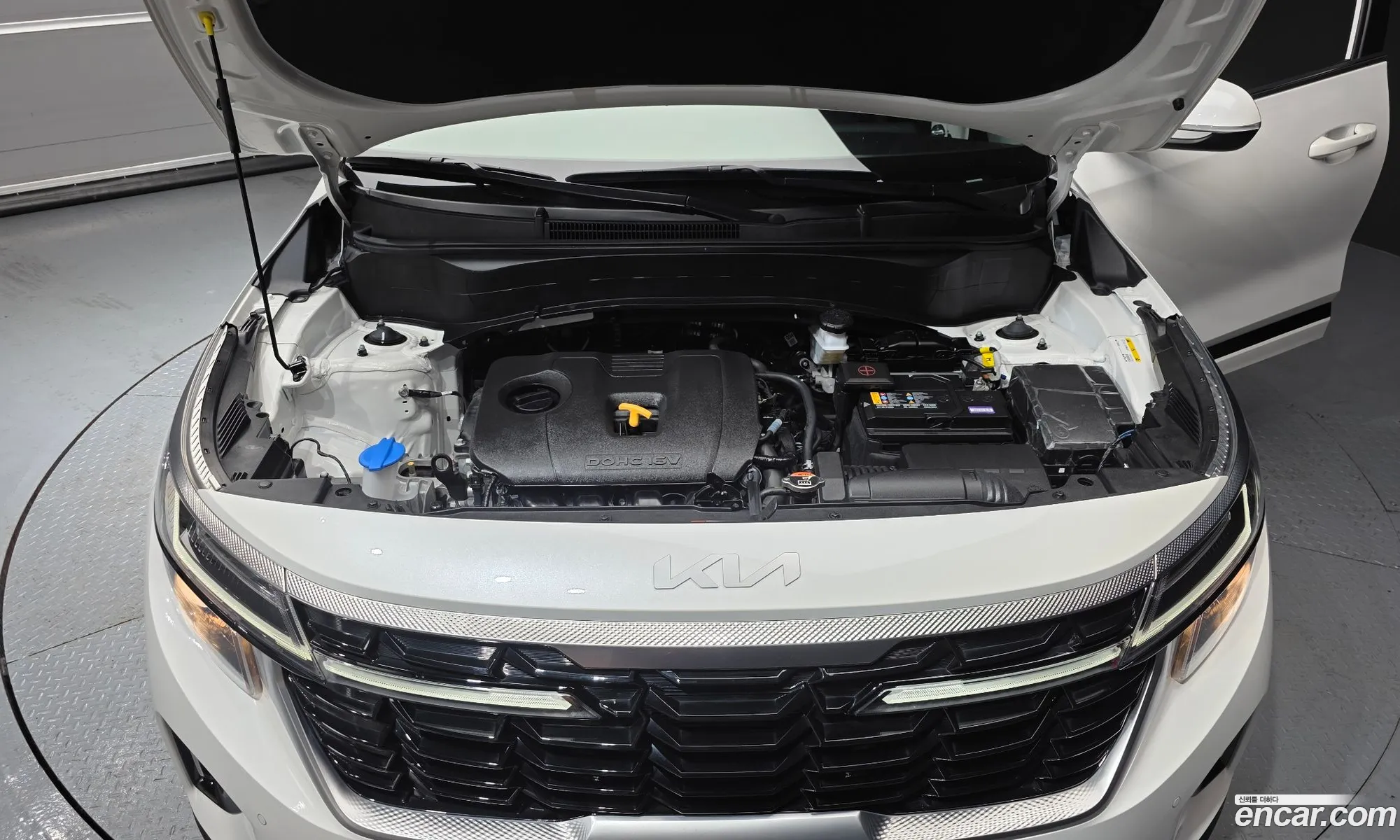 Kia Seltos 2025 KNAES81AESK819165 — 28