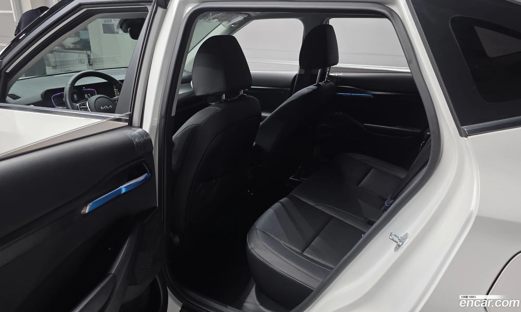 Kia Seltos 2025 KNAES81AESK819165 — 20