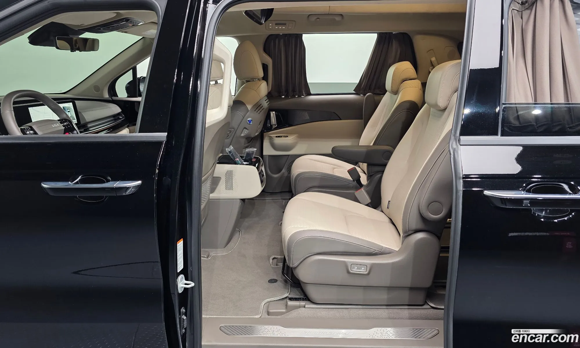Kia Carnival 2025 — 18