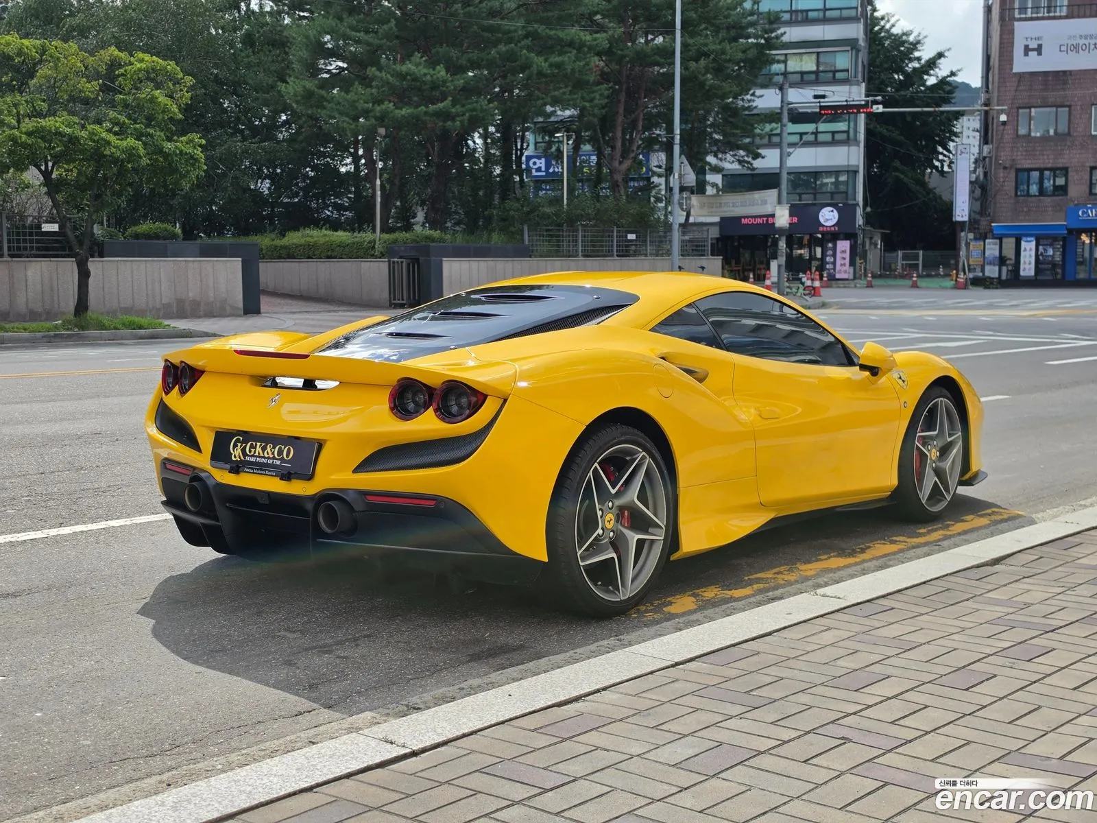 Ferrari F8 Tributo 2021 — 16