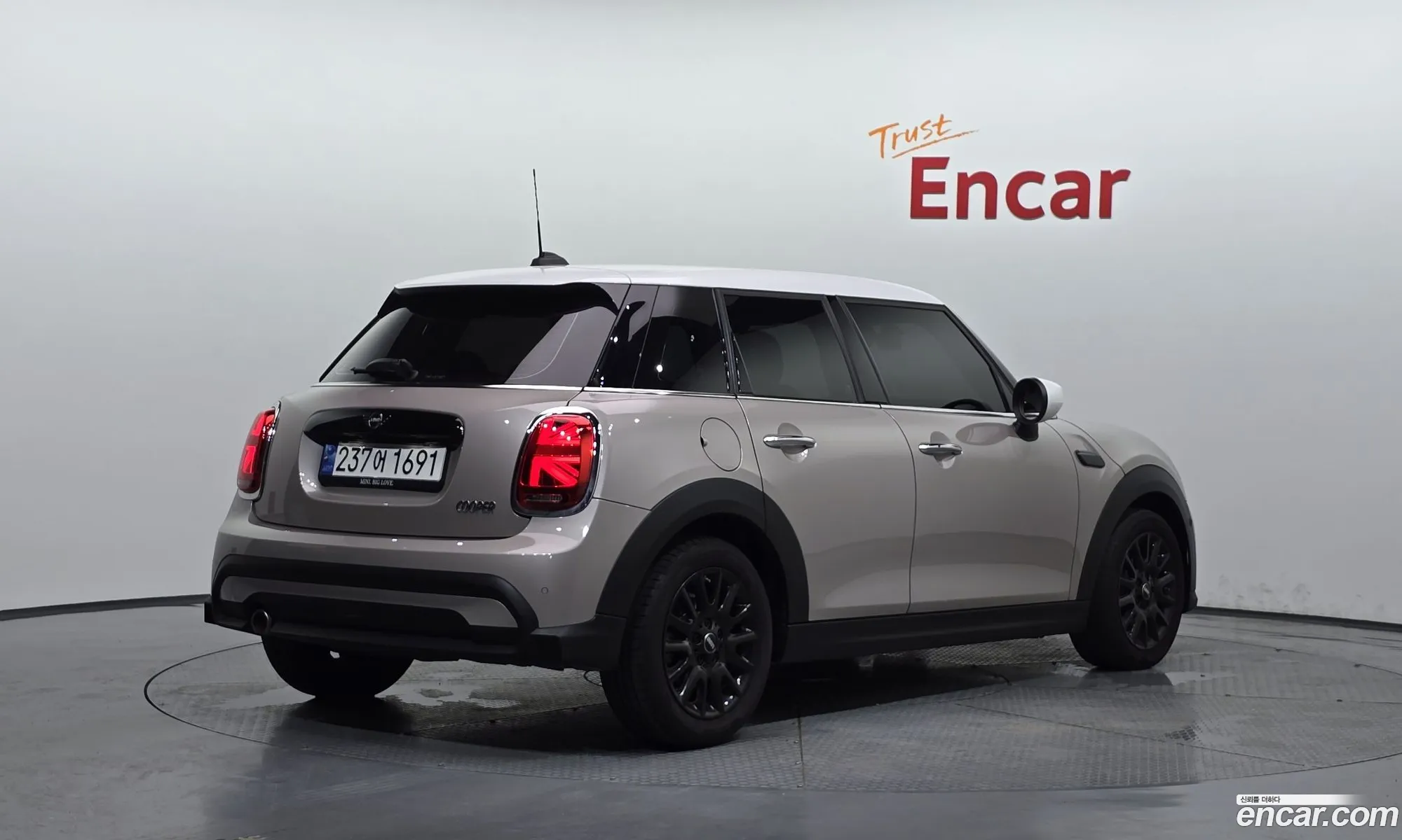 Mini Cooper 2024 WMW41DK08R2V41556 — 11