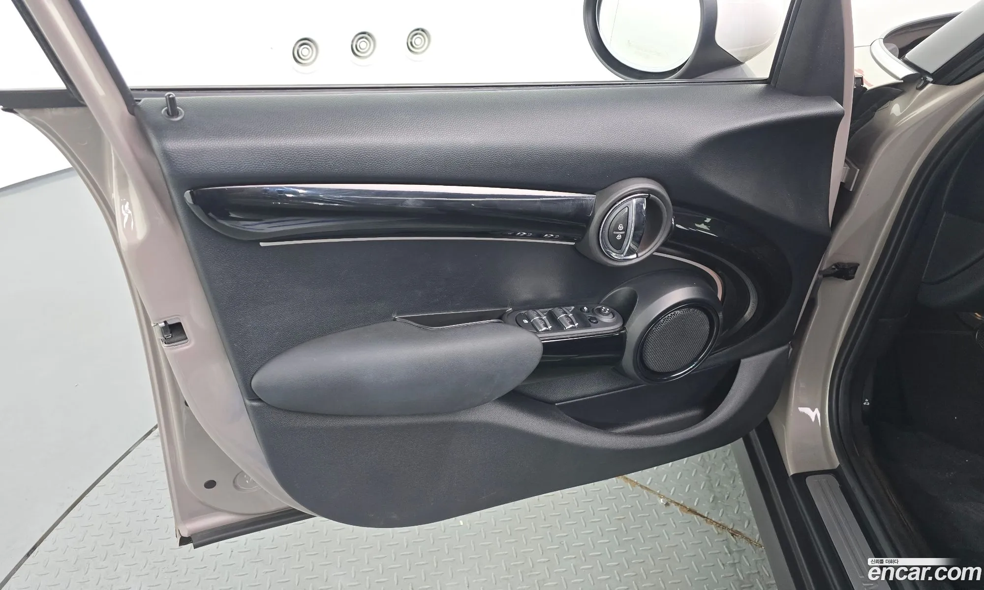 Mini Cooper 2024 WMW41DK08R2V41556 — 24