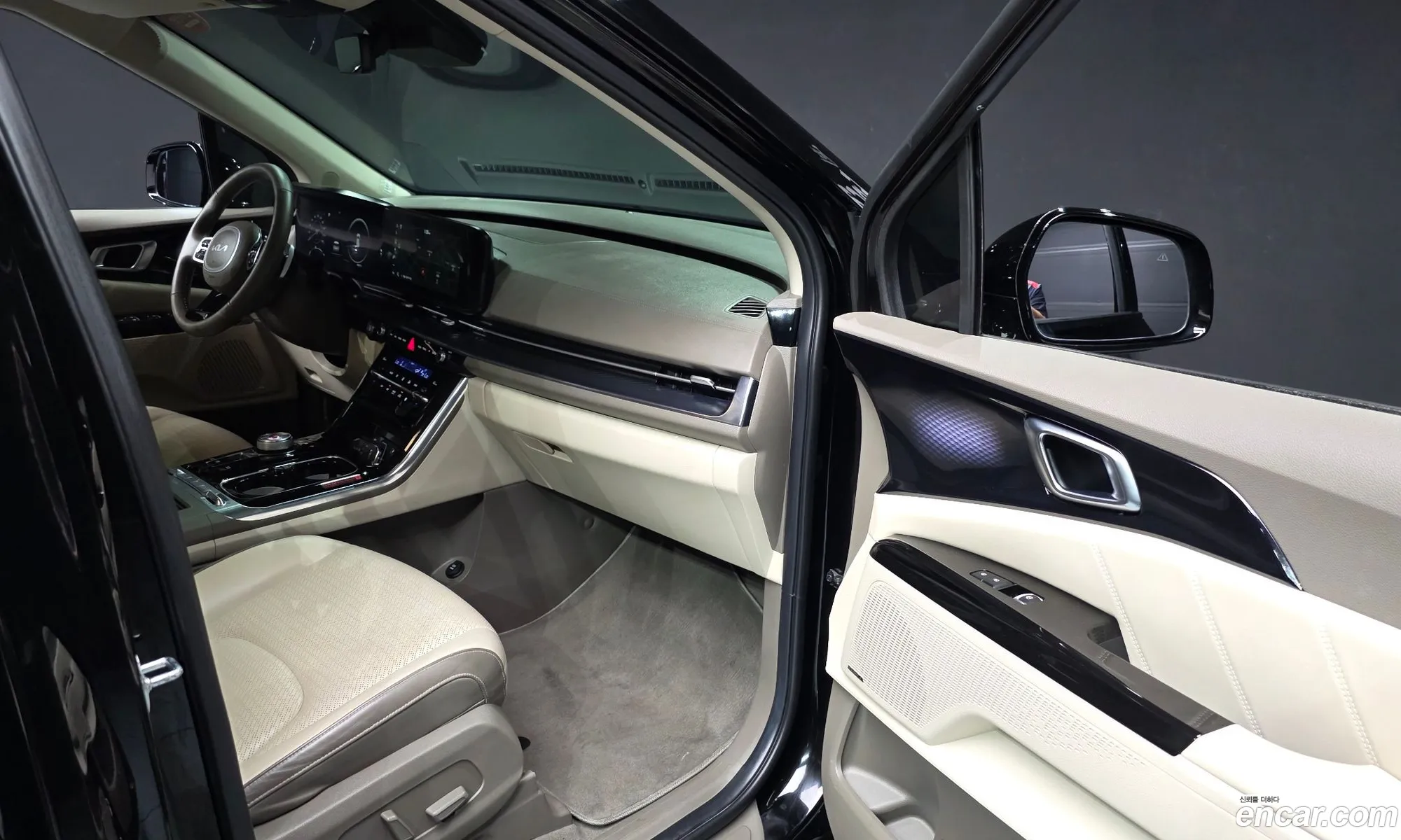 Kia Carnival 2023 KNANE813BPS265302 — 3