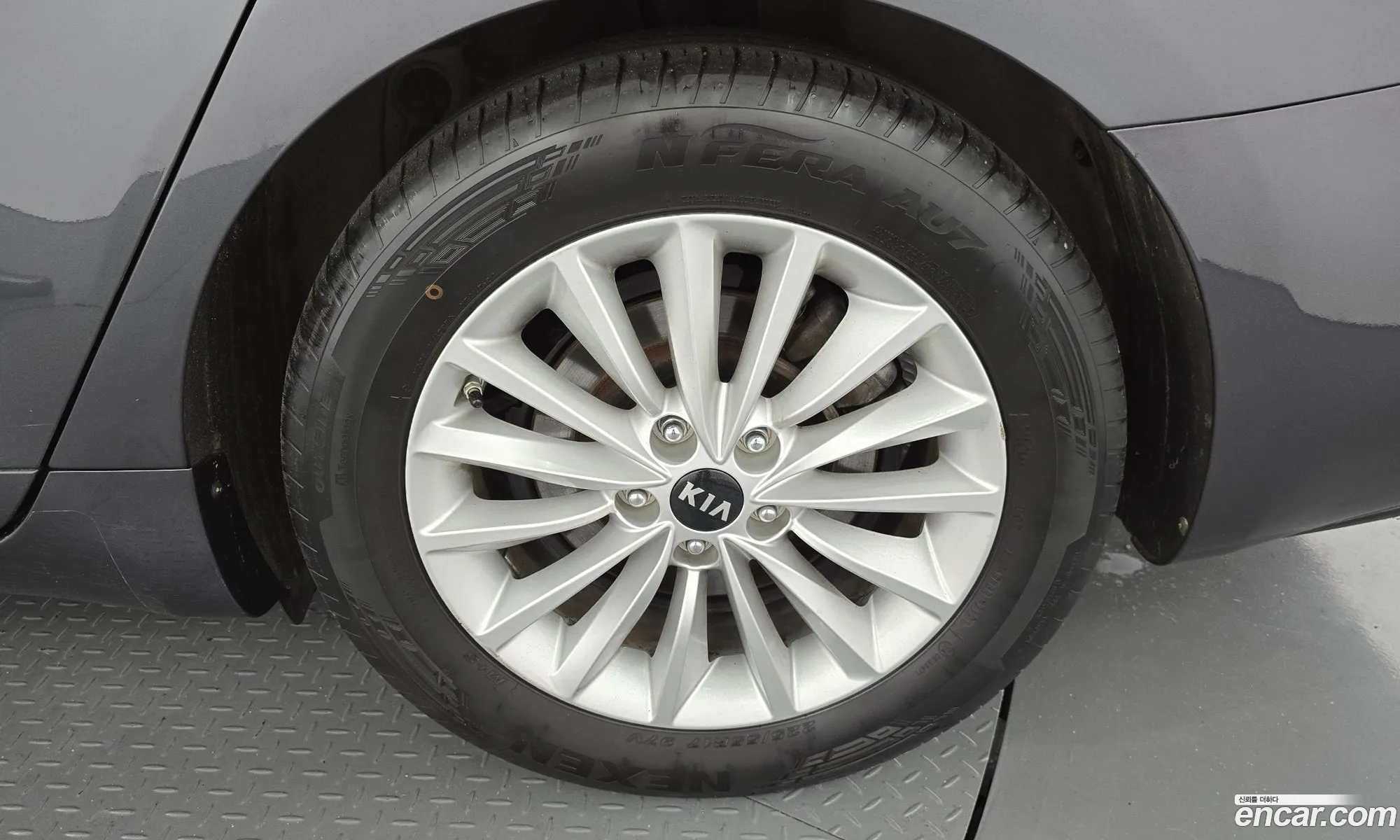 Kia K7 2018 KNALC418BJA145507 — 14